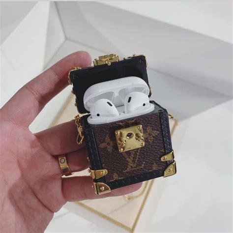 louis vuitton airpod trunk case